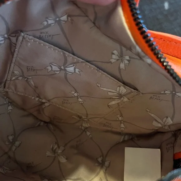 NWT Betsey Johnson Pumpkin Purse  🎃 Kitsch Pumpkin Crossbody - Picture 6 of 7